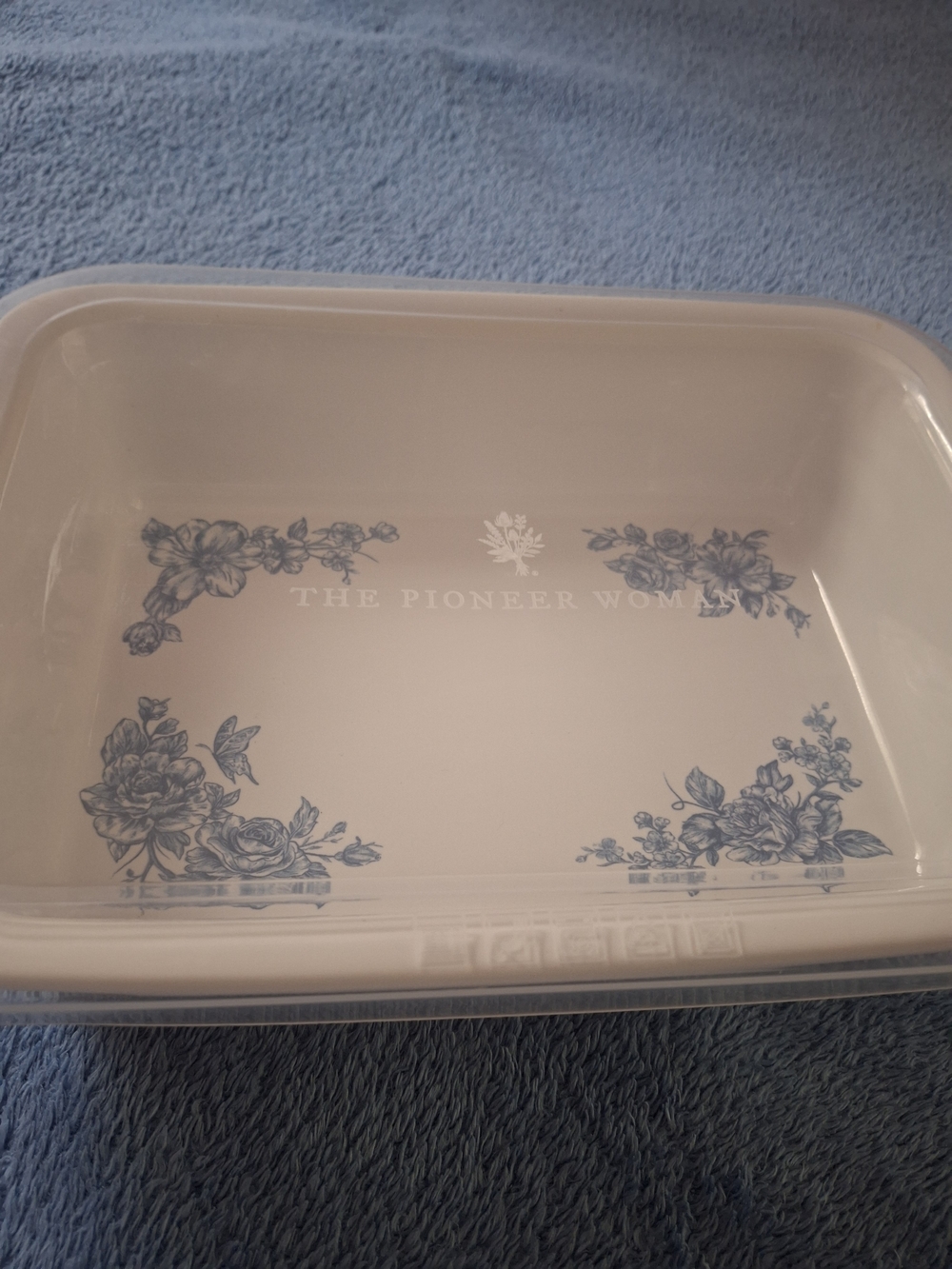 The Pioneer Woman Agatha Blue Floral Dish With Polypropylene Lid